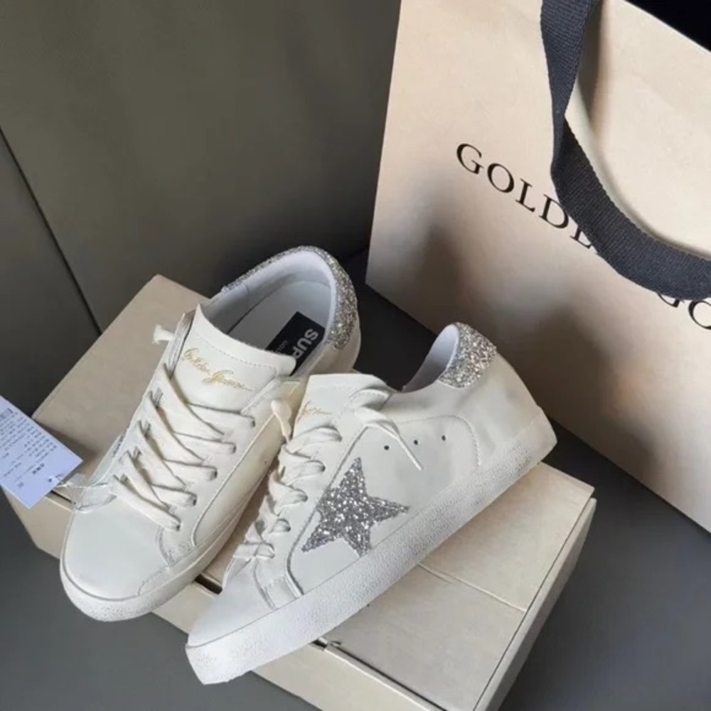 Golden Goose Women's Cream Sneakers with Silver Accents - Picture 4 of 7